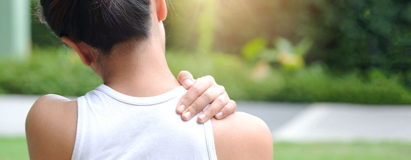 Patient suffering from Frozen Shoulder in need of chiropractor in Cumming